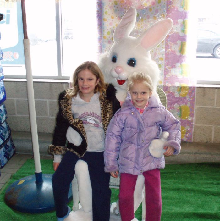 easter bunny pictures for kids. Easter Bunny Makes Stop At